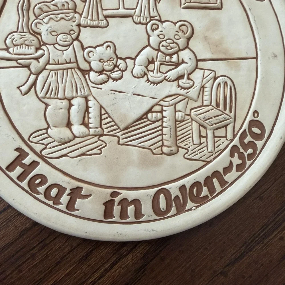 Vintage 1988 Lyn Ullrich Bread Warmer Trivet Teddy Bear Family  Ceramic Country